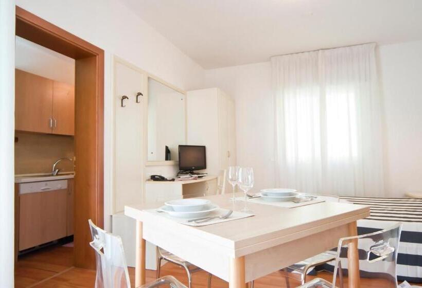 استودیوی استاندارد, Residence Divina