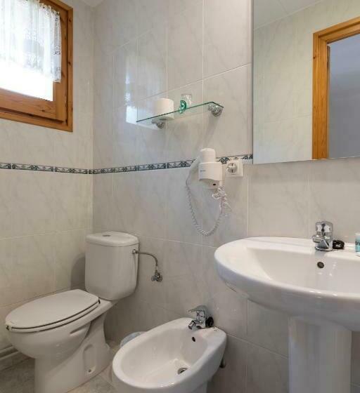 Номер Стандарт Индивидуальный, Hostal Montserrat