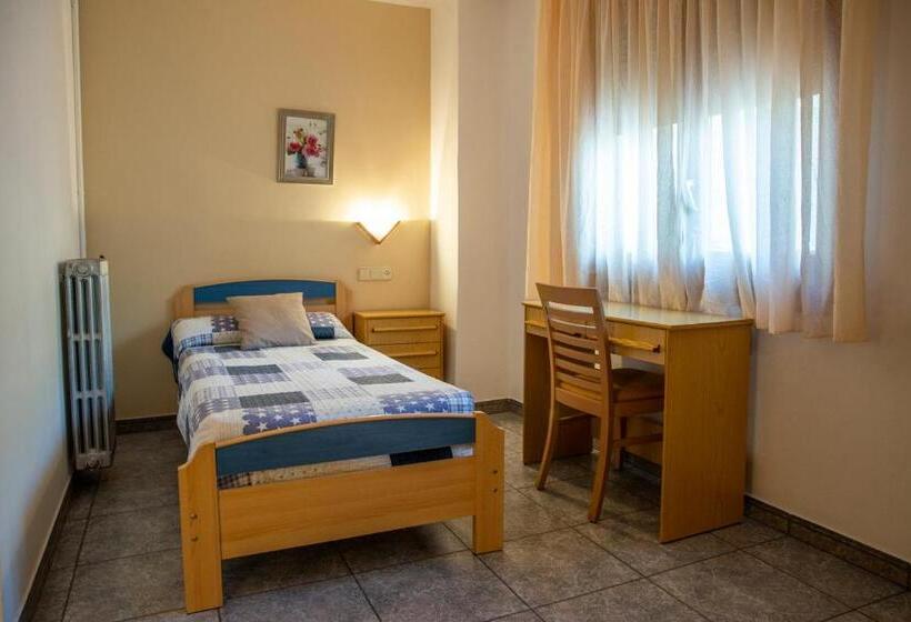Номер Стандарт Индивидуальный, Hostal Montserrat