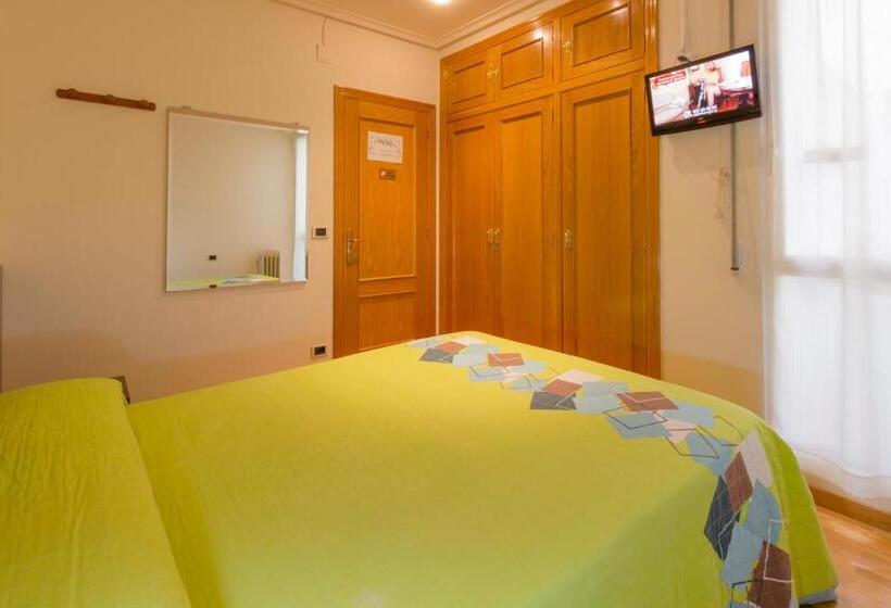 이코노미 룸 공용욕실, Pension Logroño