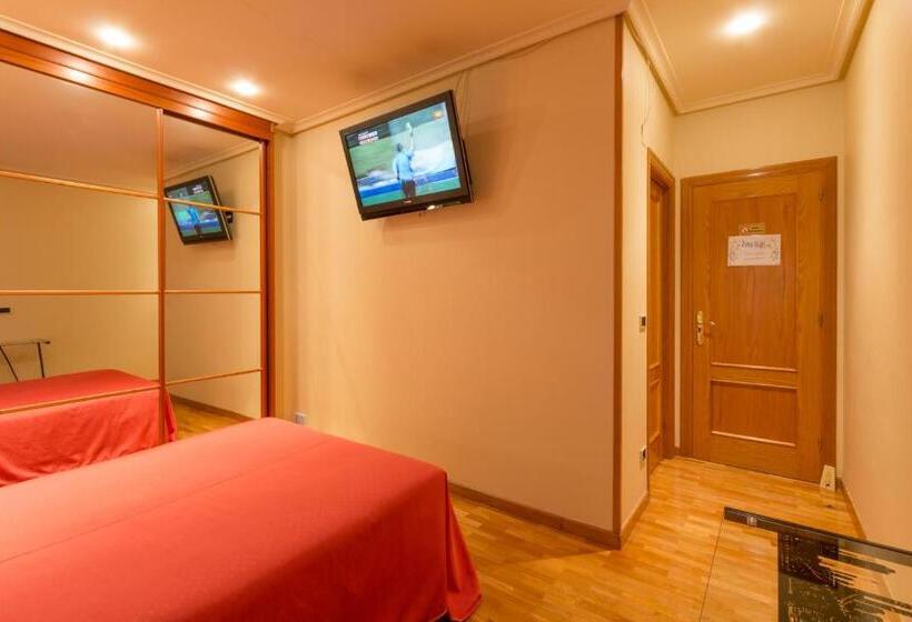 스탠다드 룸 공동 욕실, Pension Logroño