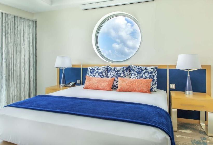 اتاق استاندارد با تخت دوبل و چشم‌انداز, Harbor Club St. Lucia, Curio Collection By Hilton