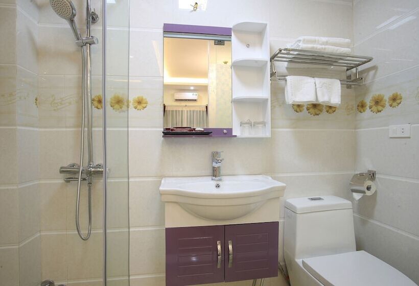 سوییت خانوادگی, My Moon Hotel Hanoi