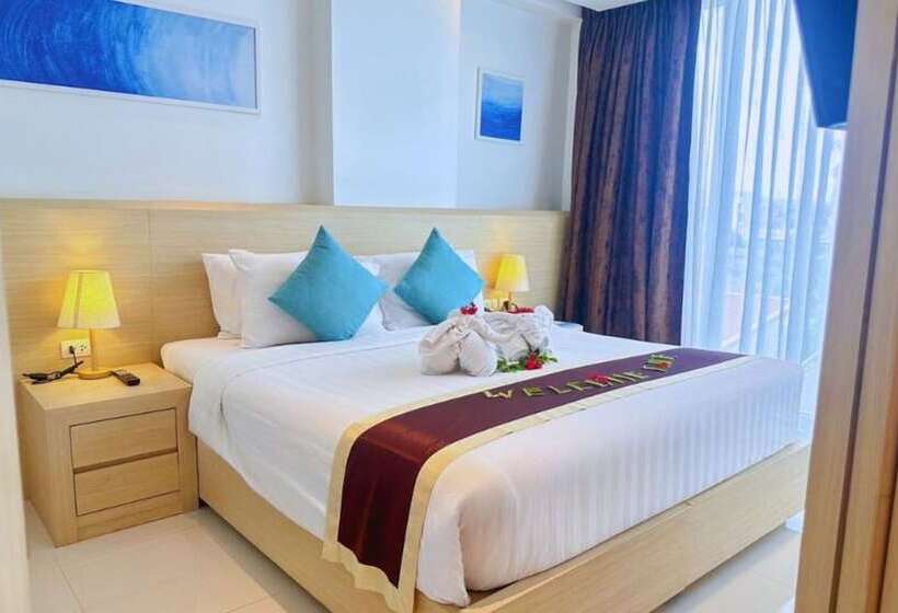 سوییت با چشم‌انداز دریا, The Beachfront Hotel Phuket