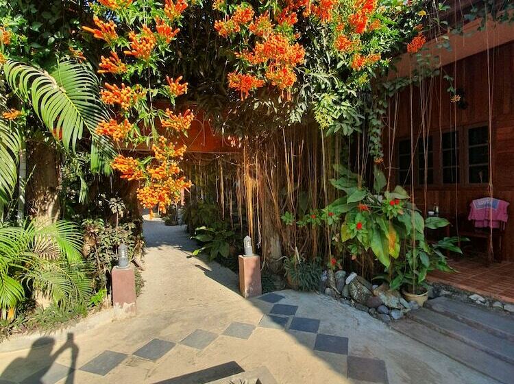 标准间带阳台, Vang Vieng Garden Bungalow