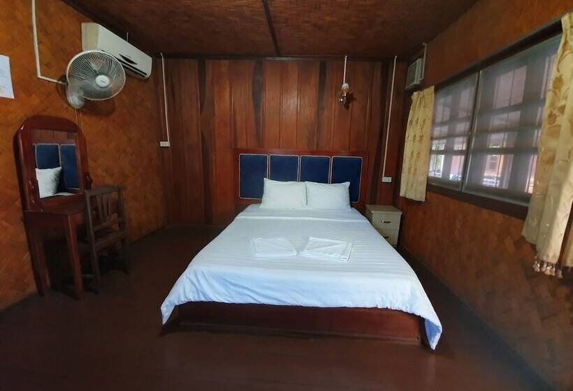 标准间带阳台, Vang Vieng Garden Bungalow
