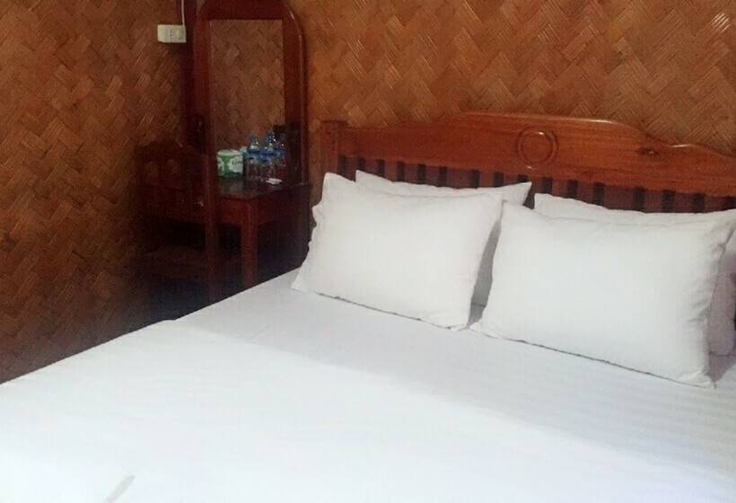 标准间带阳台, Vang Vieng Garden Bungalow