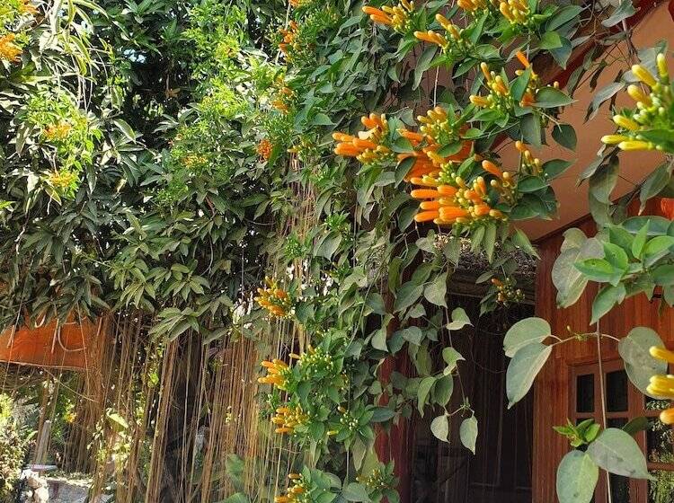家庭间, Vang Vieng Garden Bungalow