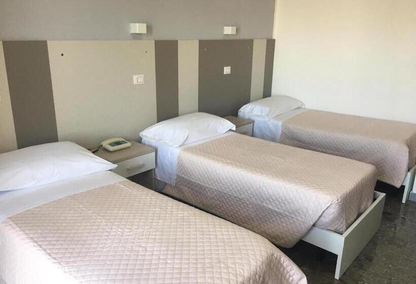Четырехместный Номер Стандарт, Piccolo Hotel Lamezia