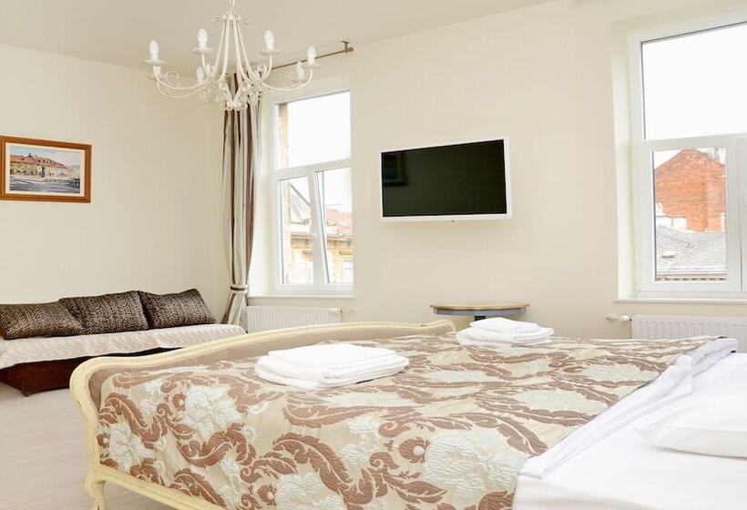 اتاق استاندارد چهار تخته, Apartments & Rooms Flowers
