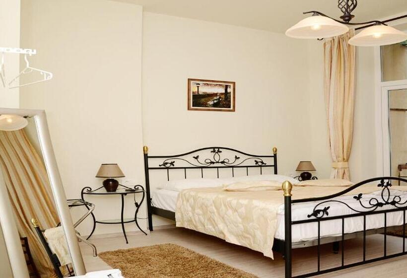 اتاق استاندارد, Apartments & Rooms Flowers