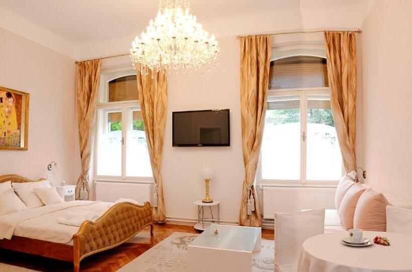 استودیوی استاندارد, Apartments & Rooms Flowers
