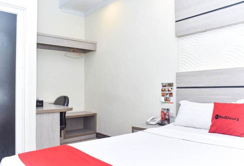 Номер Стандарт, Reddoorz Plus Near Makassar Town Square