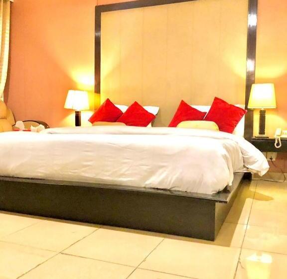 سوییت لوکس, Grand Inn