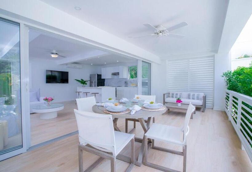آپارتمان 1 خوابه با چشم‌انداز استخر, Mullins Grove Luxury Apartments