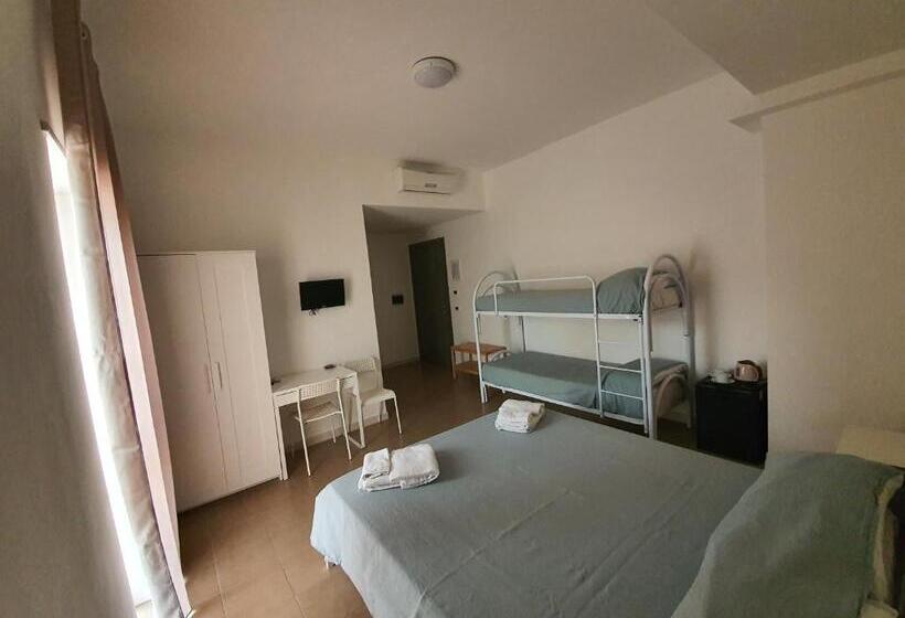 اتاق استاندارد چهار تخته, Casale Marcalia  Bed & Breakfast