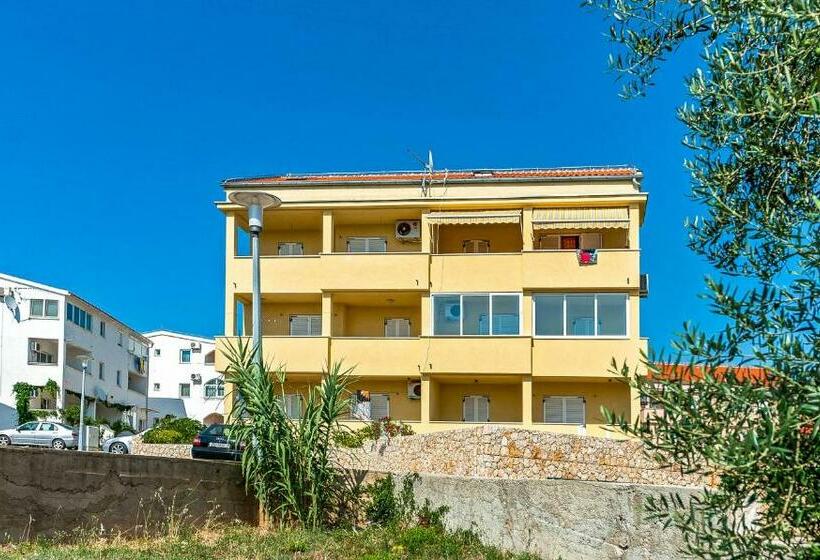آپارتمان 1 خوابه, Apartments Silvia