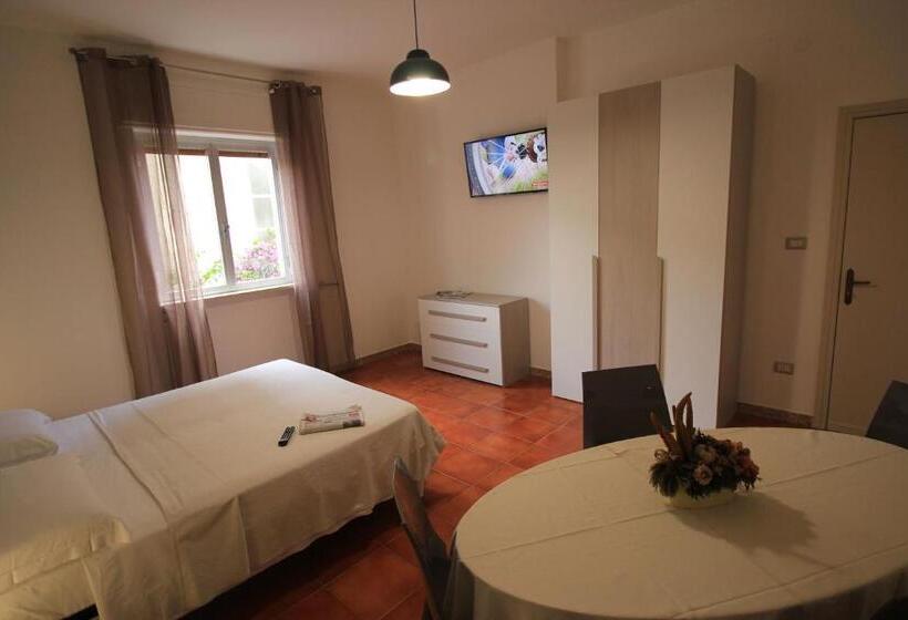 带共用浴室的标准房间, Guest House
