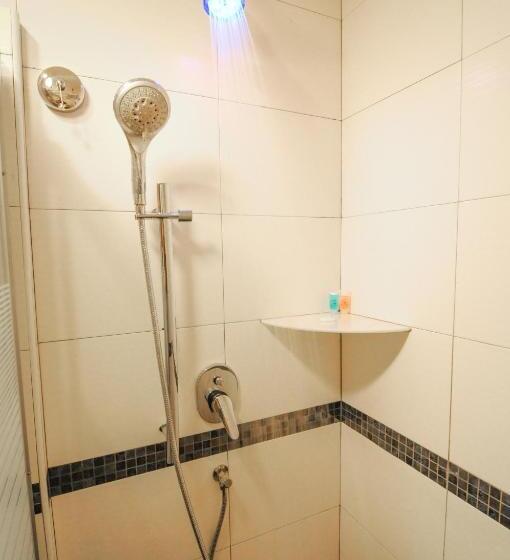 Трехместный Номер Deluxe, K Garden Hotel Parit Buntar