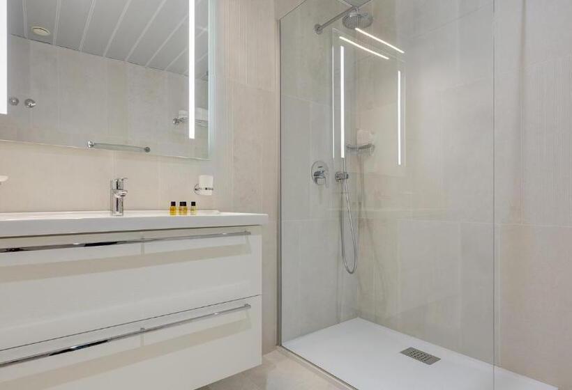 اتاق لوکس سه تخته, Mangia S Pollina Resort
