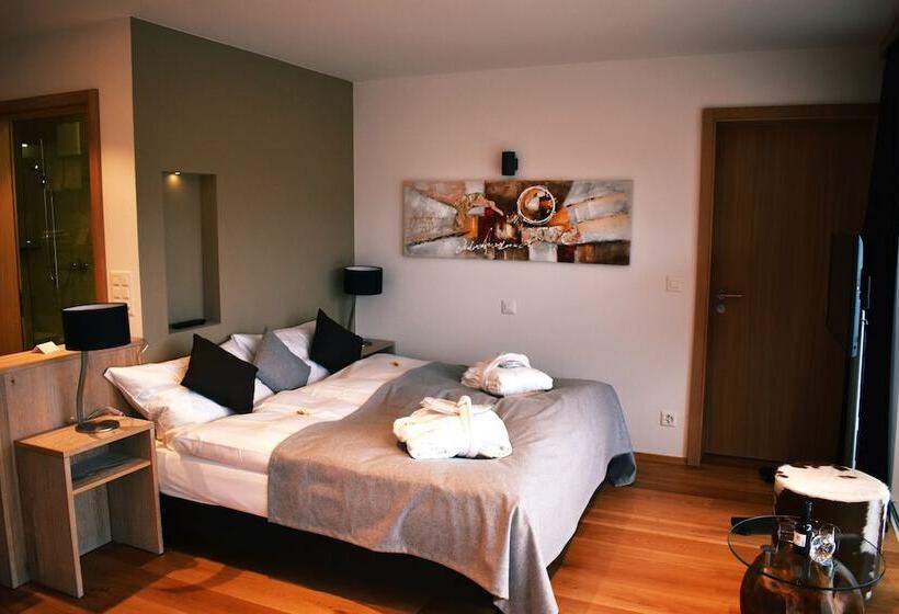 Полулюкс, The Onya Resort & Spa