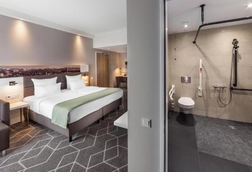 اتاق استاندارد با تخت دو نفره بزرگ برای معلولان, Holiday Inn Munich   City East, An Ihg