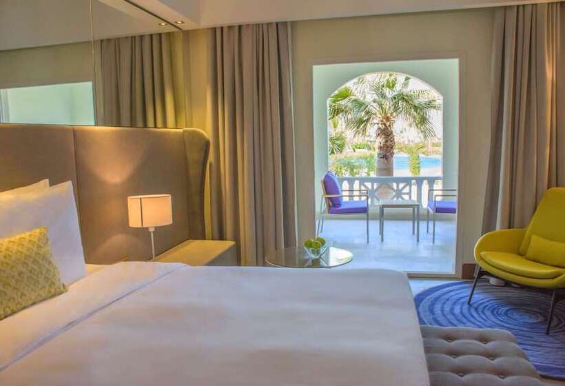 수피리어 룸 풀장 전망, Radisson Blu Resort, Al Khobar Half Moon Bay