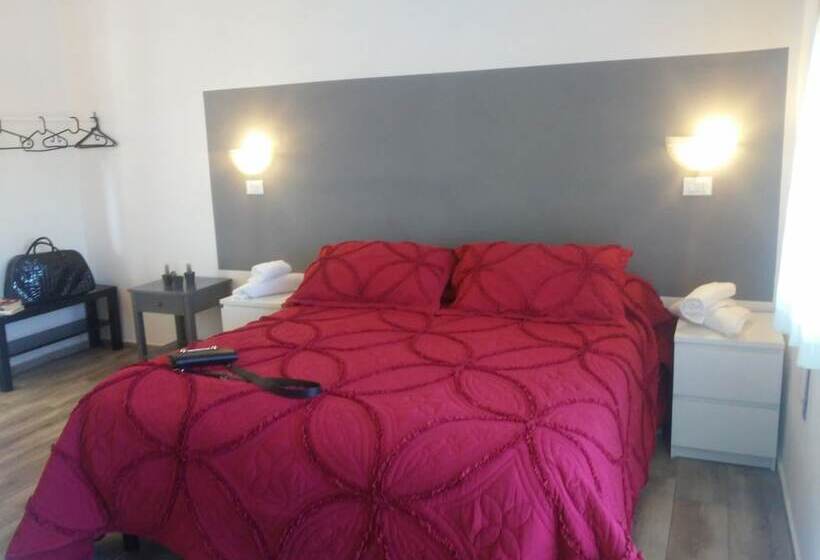 Номер Стандарт с Балконом, Wuhostel