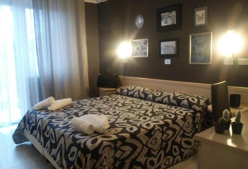 Номер Стандарт с Балконом, Wuhostel