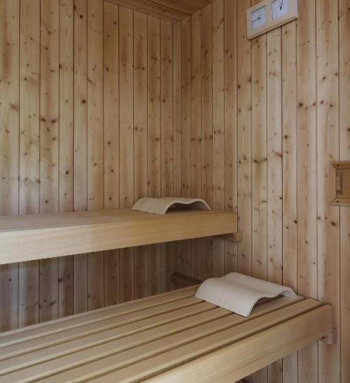 اتاق لوکس سه تخته, Bed & Wellness Fisterre