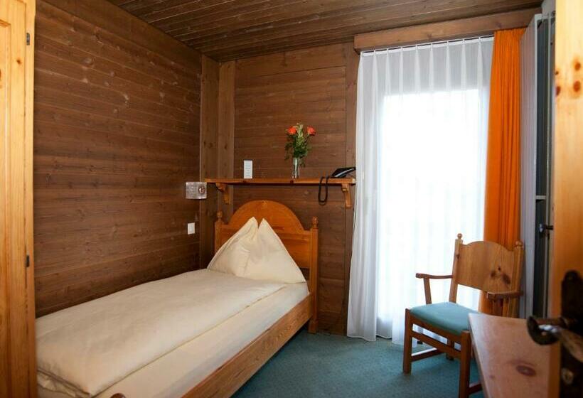 اتاق استاندارد یک نفره, Ambiente Guesthouse