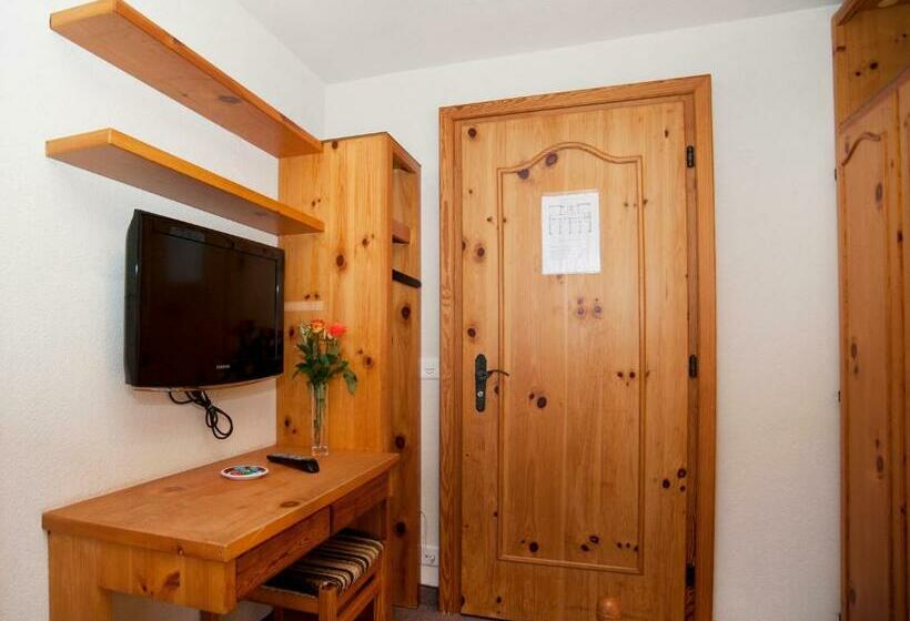 اتاق استاندارد یک نفره, Ambiente Guesthouse