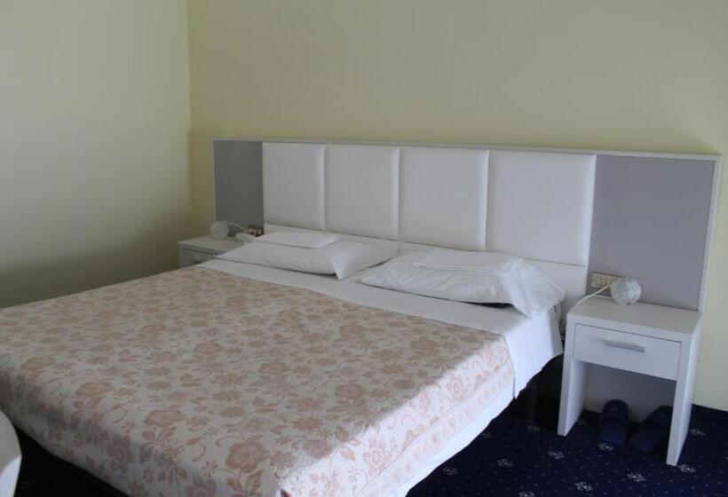 اتاق سوپریور یک تخته, Terme Villa Pace