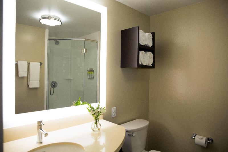 اتاق لوکس با تخت بزرگ, Best Western Premier Sonasea Phu Quoc