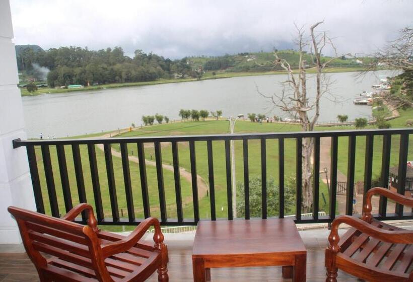 اتاق استاندارد با چشم‌انداز دریاچه, Royal Lake