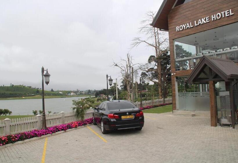 اتاق استاندارد با چشم‌انداز دریاچه, Royal Lake