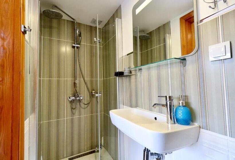 اتاق کلاسیک سه تخته, Kemerbag 29   Adults Only