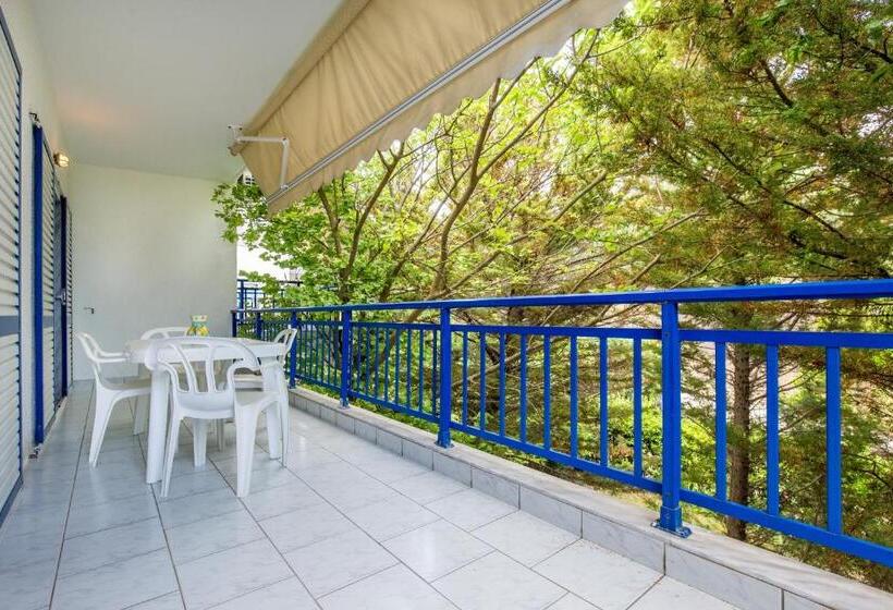 带1个卧室带花园景观的公寓, Rodon House Apart