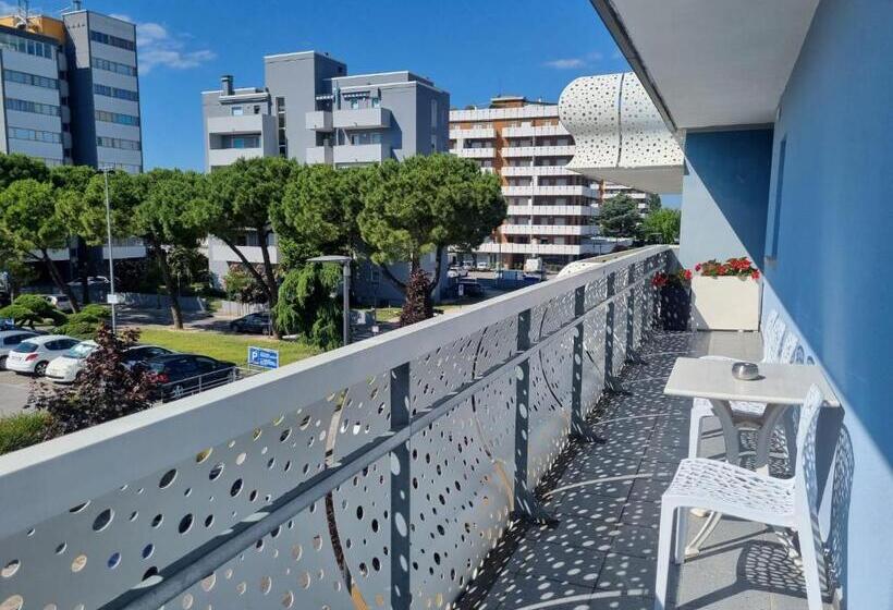 Apartamento 1 Dormitório com Terraço, Appart Hotel Holiday