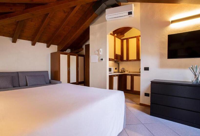 스탠다드 스튜디오, Antico Pozzo Apartment
