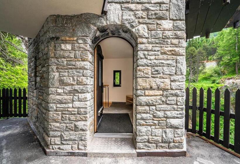 سوئیت با وان آب گرم, Boutique Hotel La Gorge
