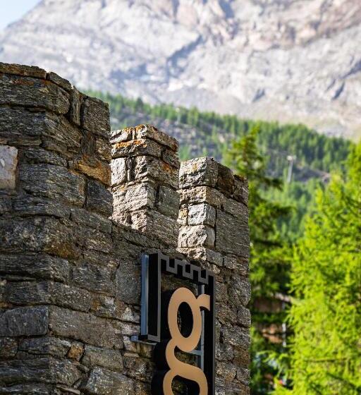 سوئیت جونیور با چشم‌انداز کوهستان, Boutique Hotel La Gorge