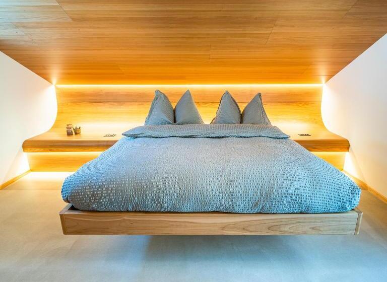 سوییت جونیور با بالکن, Boutique Hotel La Gorge