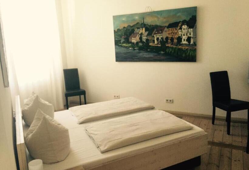 Номер Стандарт, Gasthaus Loewenthor & Hotel Hahn