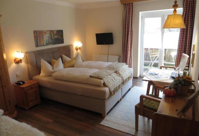 Quarto Estandar com Sacada, Pension Marianne