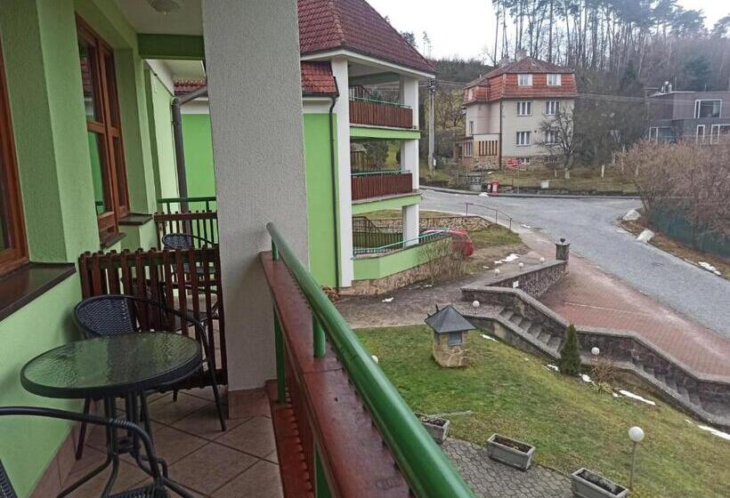 سوییت خانوادگی, Penzion Stella