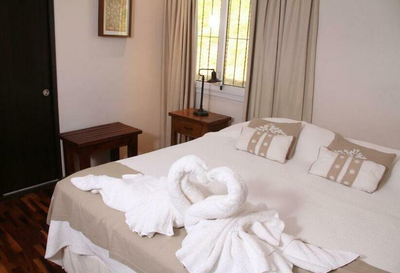 行政套房, Río Arriba Suites & Apartments & Restó
