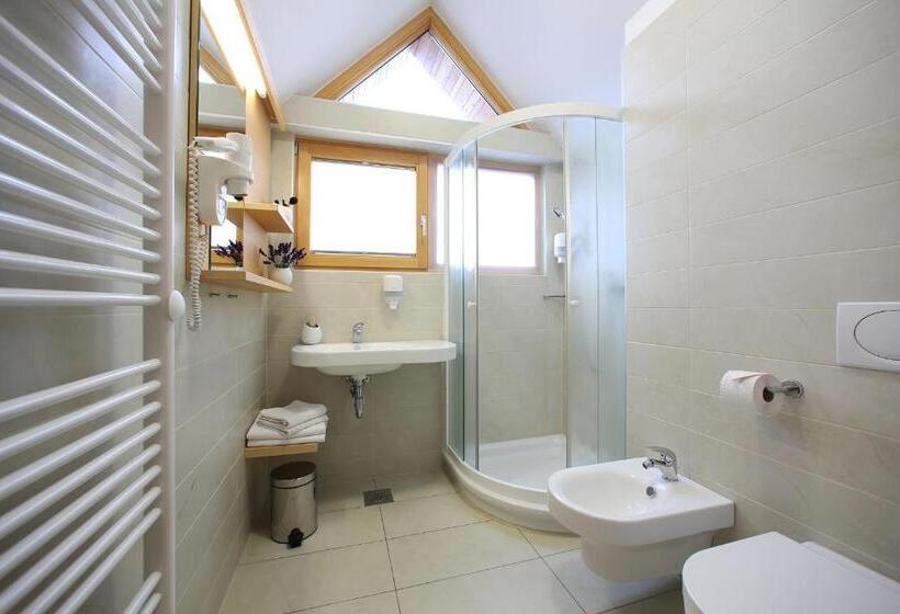 اتاق استاندارد با بالکن, Apartments And Rooms Bernik