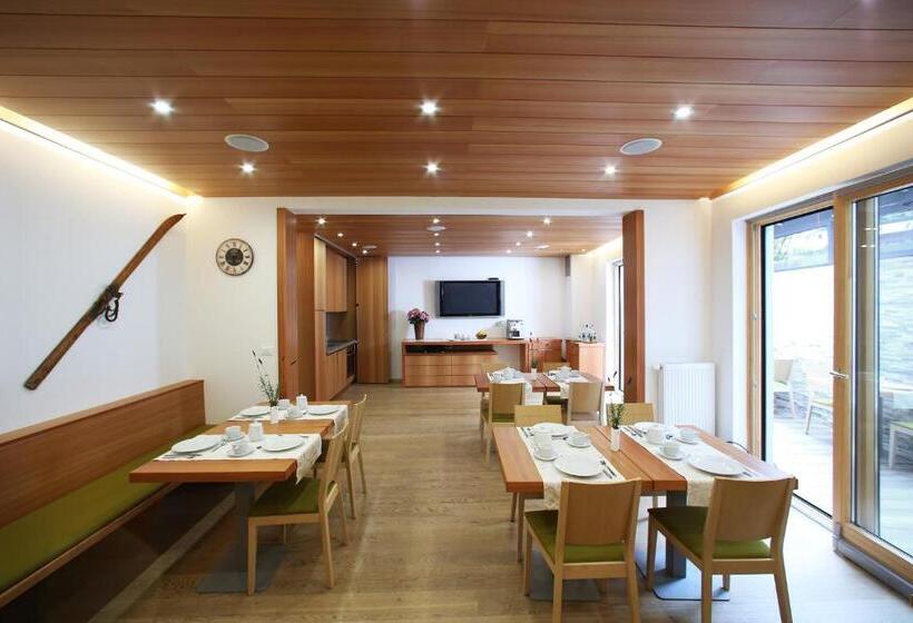 استودیوی استاندارد, Apartments And Rooms Bernik