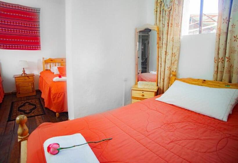 Quarto Triplo Estandar Banheiro Compartilhado, Colonial House Inn